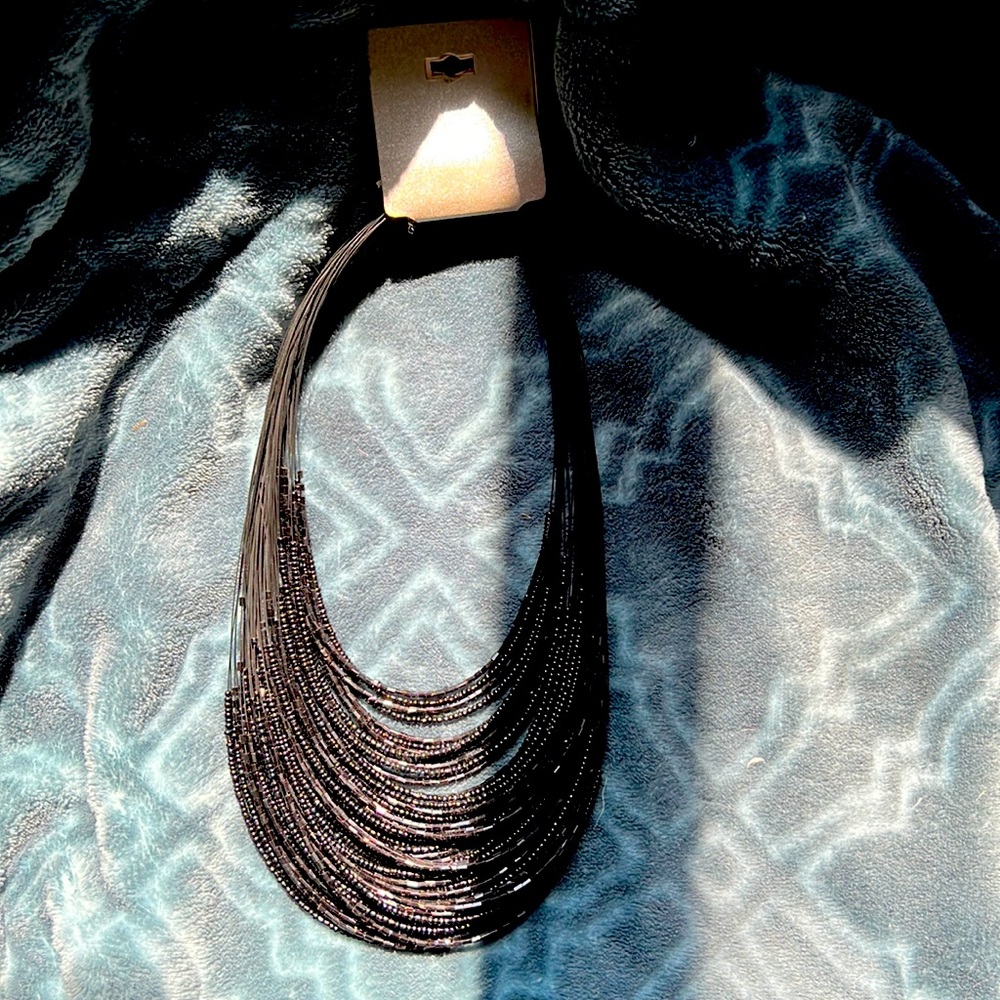 Beaded necklace black